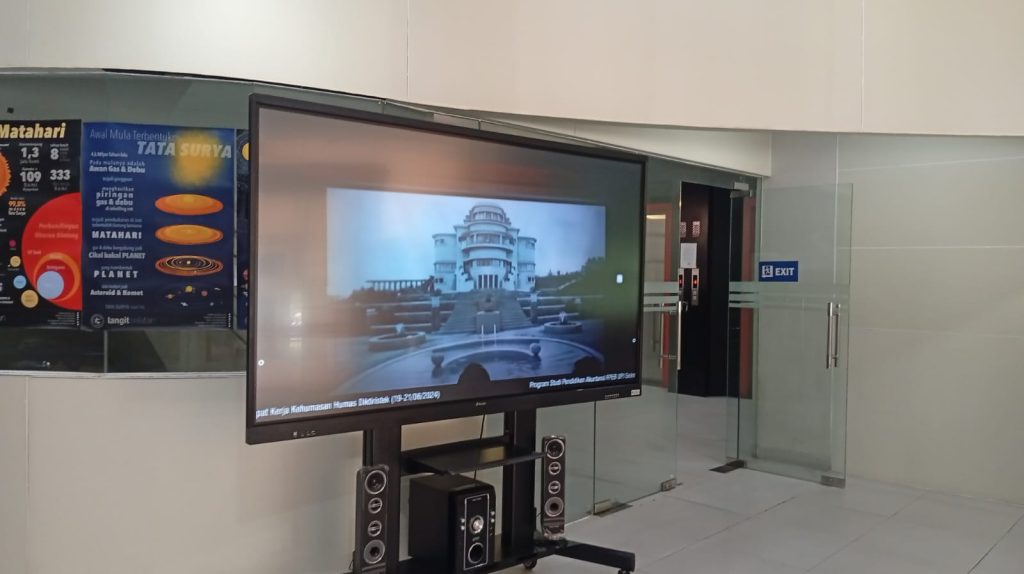 Papan Informasi Elektronik Digital Display PPID Museum Pendidikan Nasional UPI